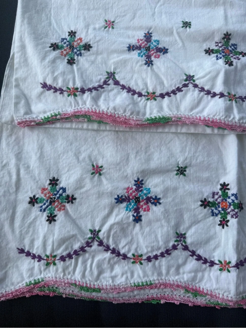 Hand-Embroidered VTG Pillowcase Set